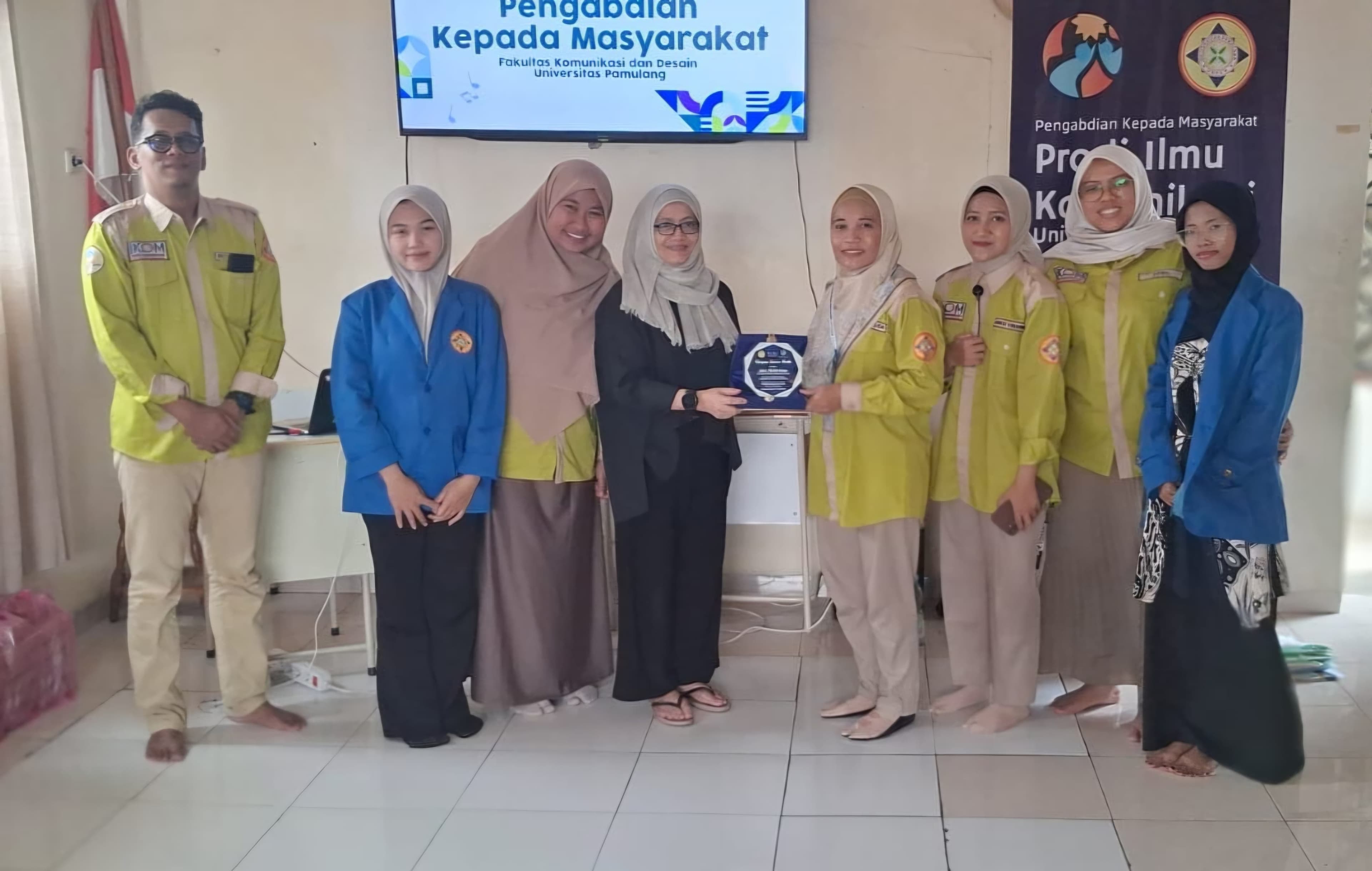 PKM UNPAM Tingkatkan Literasi Digital Para Siswa SMA PKBM Binar Ciputat Tangsel 