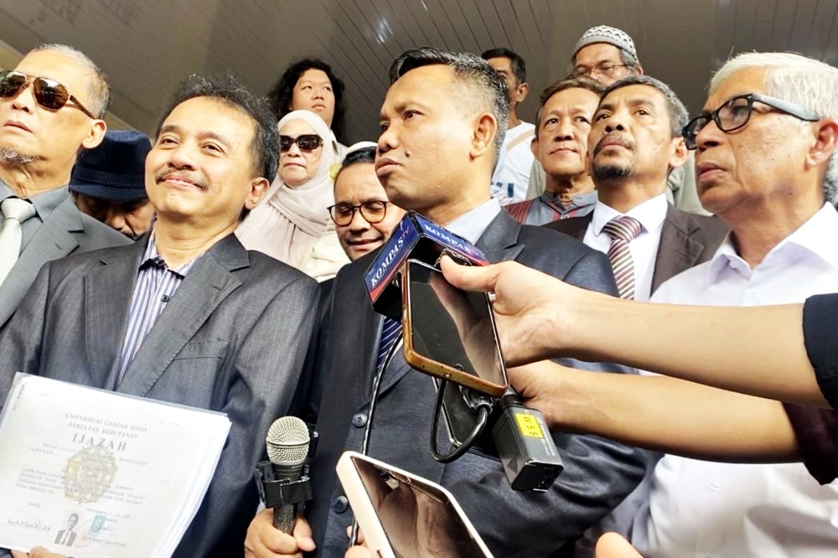 Misteri di Balik Berkas P19: Mengapa Jaksa Ragukan Bukti Forensik Ijazah Jokowi dalam Kasus Roy Suryo?