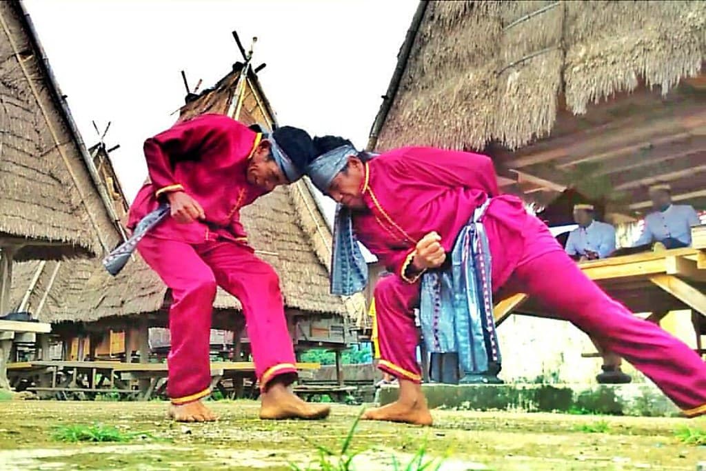Tradisi ADU KEPALA di Bima Ternyata Tidak Untuk Saling Membunuh, Melainkan Untuk Mengobarkan Jiwa Patriotisme