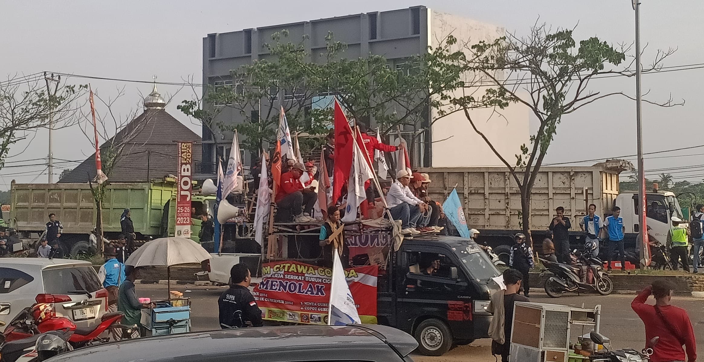 Buruh Minta Pemerintah Revisi SK UMK. Daya Beli Buruh Pengaruhi Pada Pertumbuhan Ekonomi