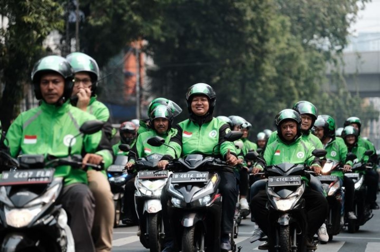 Breaking News! Ribuan Ojol Kepung DPRD Jatim Hari Ini, Tuntut Tarif Layak dan Sanksi untuk Aplikator 'Nakal'