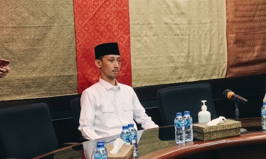 Viral Main Game dan Merokok saat Rapat, Anggota DPRD Jember Dijatuhi Sanksi Teguran Keras Terakhir: Mengulang Langsung Dipecat!
