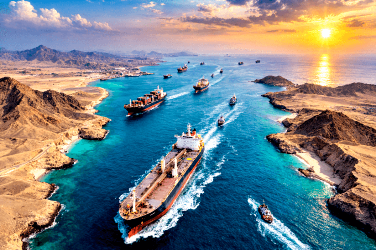Iran Buka Jalur Selat Hormuz, Mengapa Hanya 30 Kapal Ini yang Lolos?