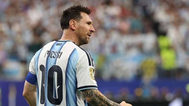 Messi Bikin Rekor Lagi, Mac Allister Cuma Bisa Geleng Kepala: "Tidak Ada Kata-Kata"