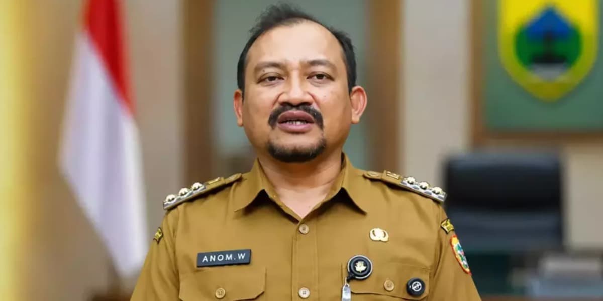 Profil Anom Widiantoro, Bupati Pemalang yang Kena OTT KPK: Punya Harta Rp21,3 Miliar hingga Jejak Karier di BUMN