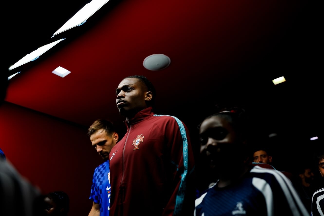 Aston Villa Kejar Rafael Leao dari AC Milan, Transfer Fantastis Ini Bisa Jadi Kejutan Bursa Musim Panas