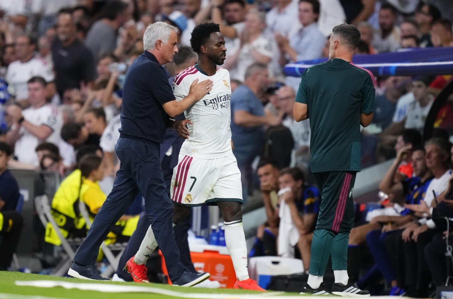 Mourinho Blak-blakan soal Vinicius: “Kalau Saya Jadi Dia, Saya Sudah Pergi dari Real Madrid!”