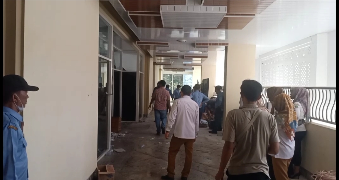 Ruang Fraksi Partai Amanat Nasional di Gedung DPRD Provinsi Banten Terbakar
