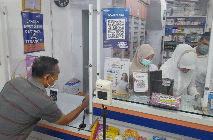 Banyak Keluhan Masyarakat, Apotek Kimia Farma Karang Tengah Cuma Bisa Pasrah