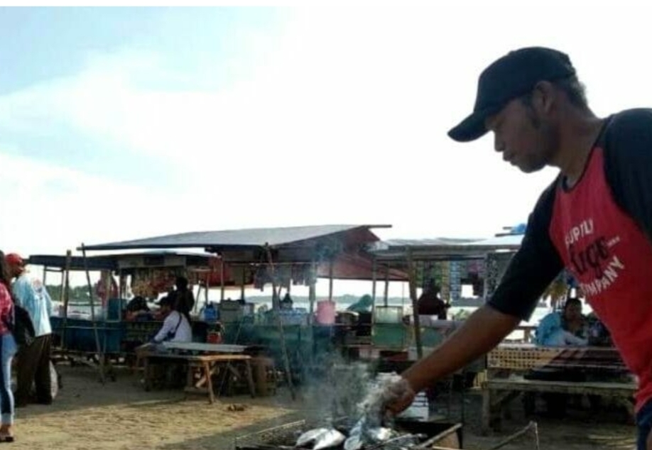 Wisata Pantai Teluk Batako! Bakar Ikan Hasil Tangkapan Nelayan, Dijamin Ketagihan