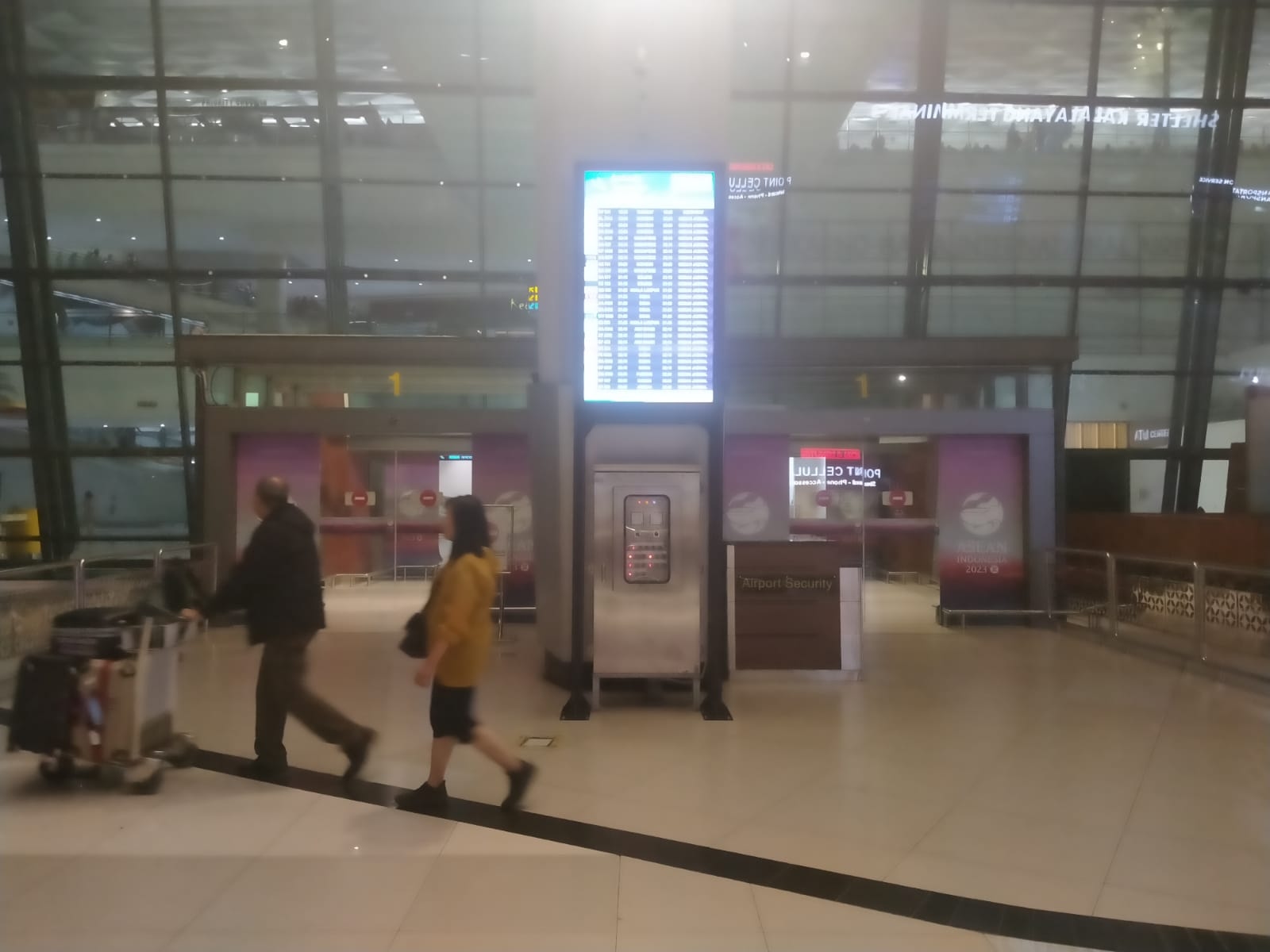 Mentan Syahrul Yasin Limpo Tiba di Bandara Soetta, Kabur dari Pintu Keberangkatan