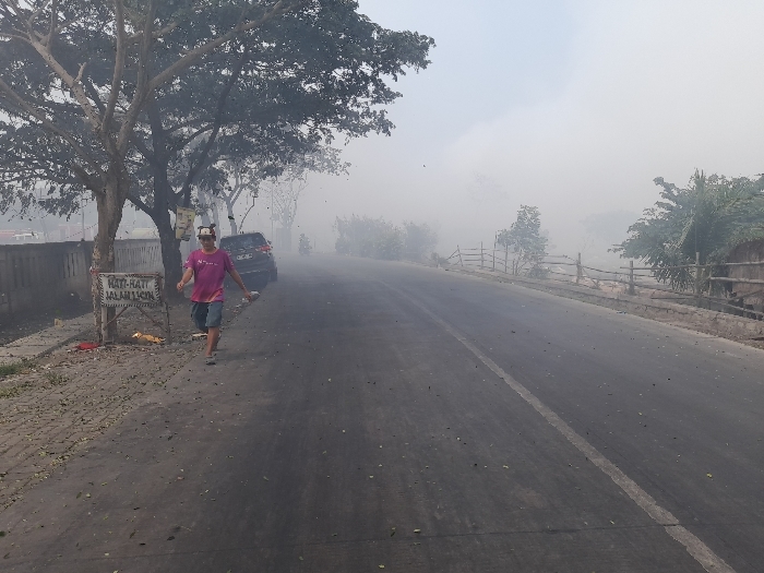 Kabut Asap Beracun Selimuti Tangerang akibat Kebakaran TPA Rawa Kucing Tangerang