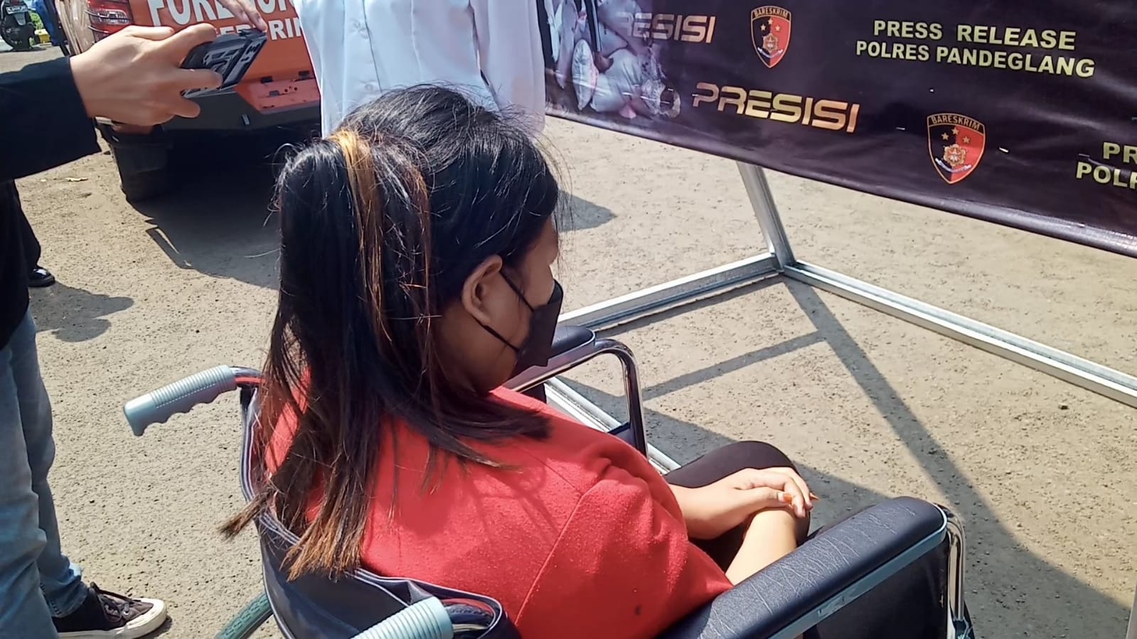 Lahir Tanpa Suami, Ibu Muda di Pandeglang Buang Bayi yang Baru Dilahirkan ke Selokan