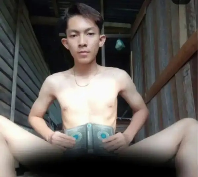 VIRAL Remaja Menempelkan Kelaminnya Serta Meneteskan Sperma di Atas Al-Quran