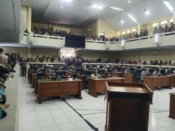 Kadis Pendidikan Lebak Kabur Ditanya Nasib Kepala Sekolah SD dan SMP
