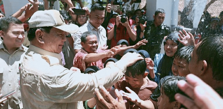 Berkunjung ke Lebak, Menhan RI Resmikan Bantuan Sumur Air Bersih di Bayah
