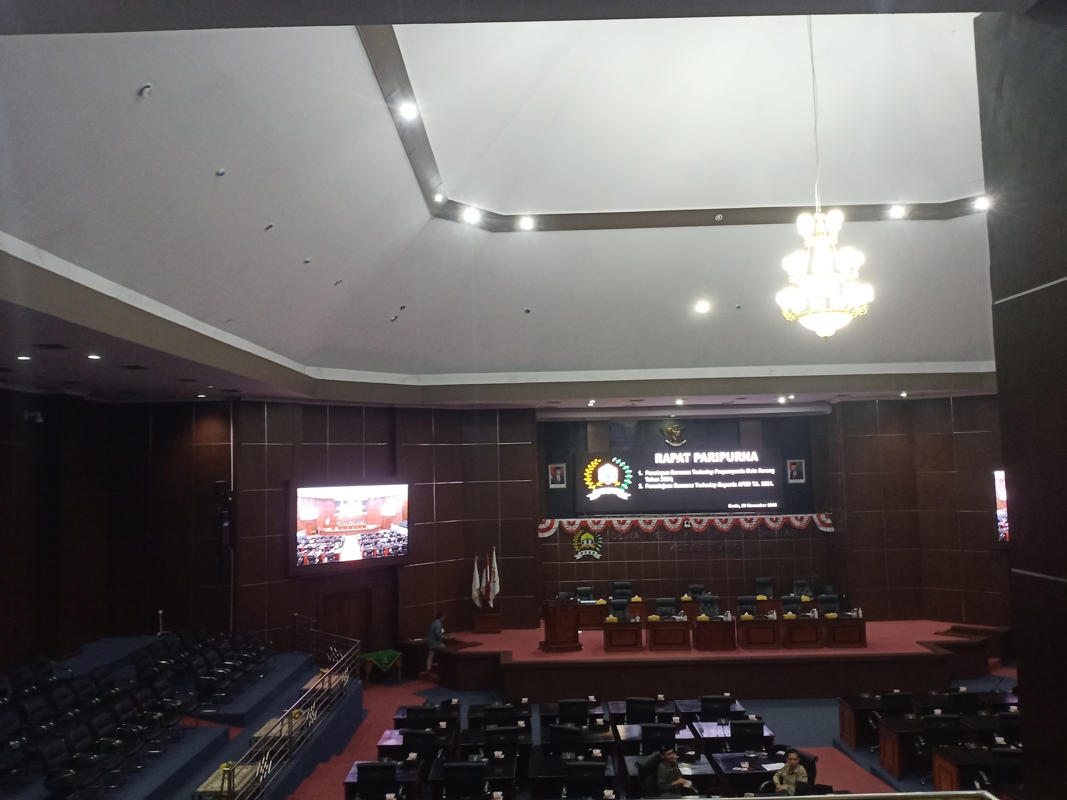 Memalukan! Wakil Rakyat Kota Serang Pada Acara Rapat Paripurna DPRD Molor Dari Jadwal