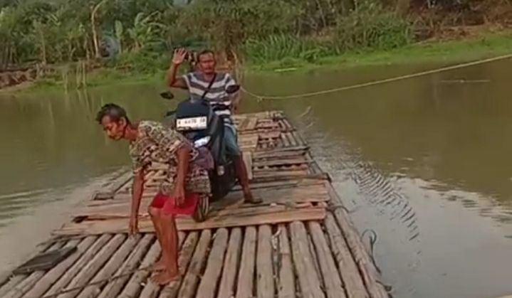Bendungan Karian Kelar Dibangun, Warga Masih Belum Dapat Ganti Untung: Sekarang Nyeberang Jalan Harus Naik Getek