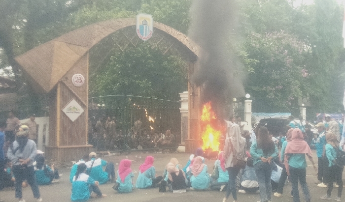 Demo Buruh Minta Kenaikan UMK di Lebak, Pj Bupati: Kami Usulkan Kenaikan 0,3 Persen