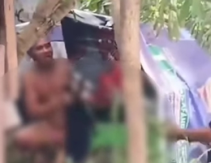 Jijik! Dua Pria di Medan Tertangkap Basah Adu Pedang di Dalam Becak