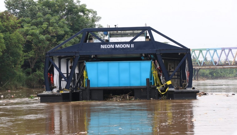 Pemkab Tangerang Kebut Pembangunan Sarana Prasarana Pendukung Operasional Kapal Pembersih Sampah Neon Moon II