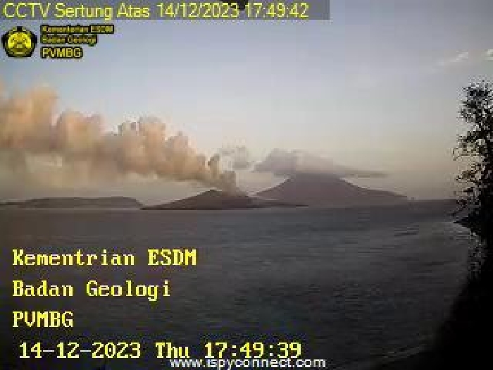 Gunung Anak Krakatau Terpantau Keluarkan Abu Vulkanik, Status Siaga III