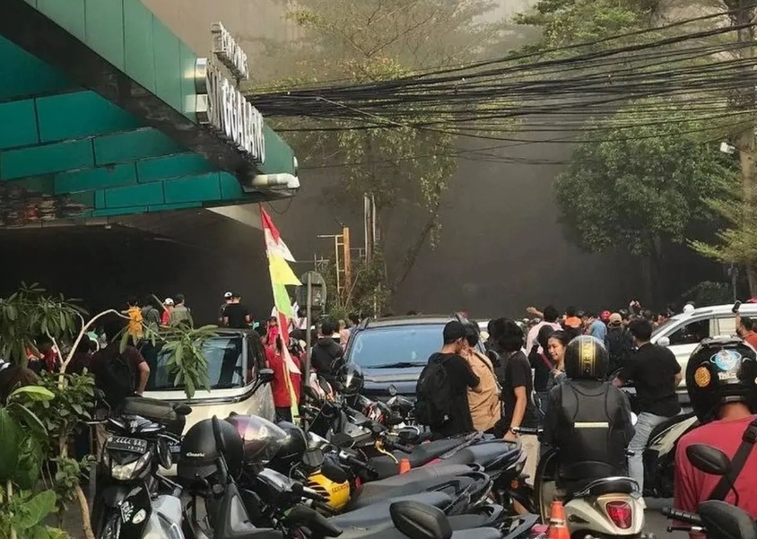 Blok M Square Kebakaran, Pengunjung Panik Berhamburan
