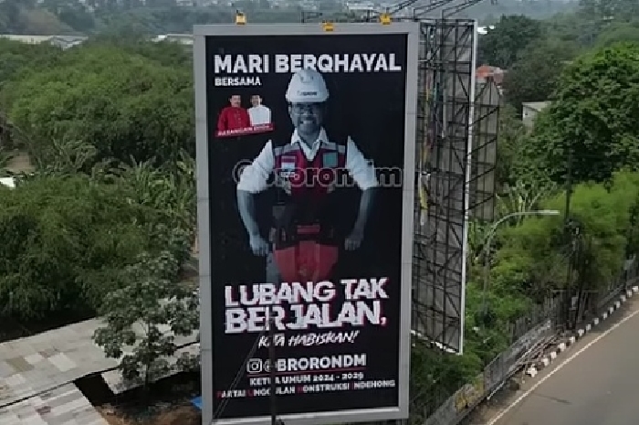 Baliho Kampanye Dicopot, Caleg PSI Bro Ron Ngamuk di Kantor Kecamatan Parung Panjang