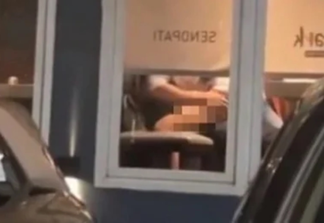 Video Aksi GEMOI Dua Sejoli di Kafe Kebayoran Baru Jaksel beredar Luas