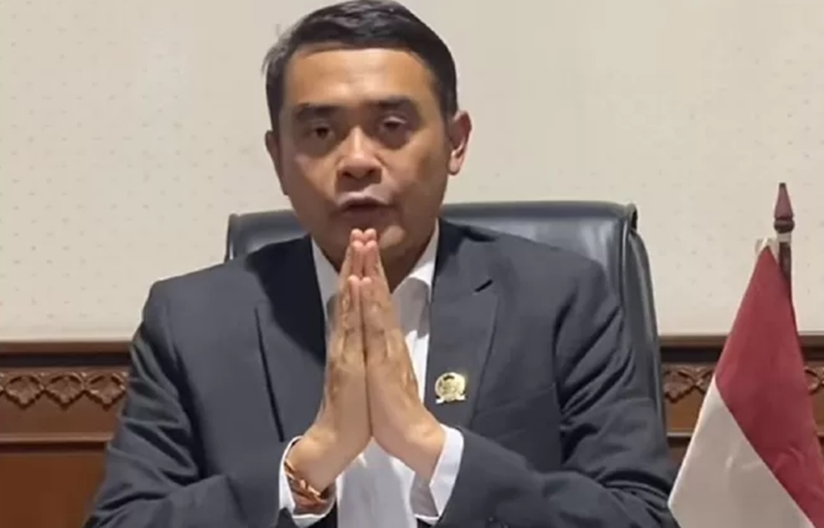 Arya Wedakarna Memberikan Klarifikasi Dan Minta Maaf Kepada Pengguna Hijab