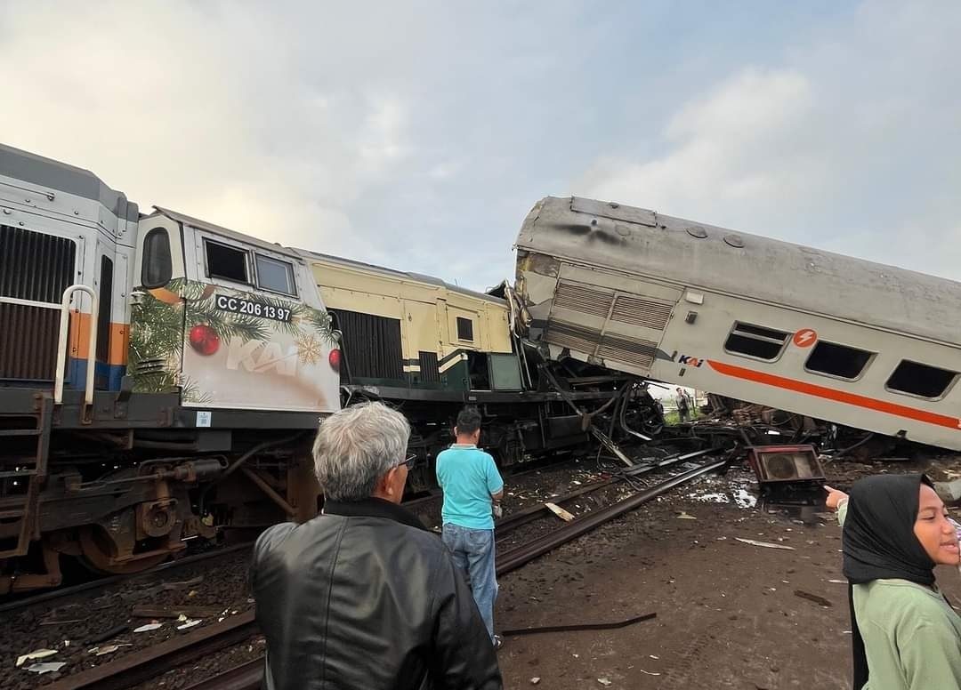 Adu Banteng KA Turangga VS Commuterline Bandung Raya, 4 Petugas KAI Meninggal Dunia 22 Penumpang Luka