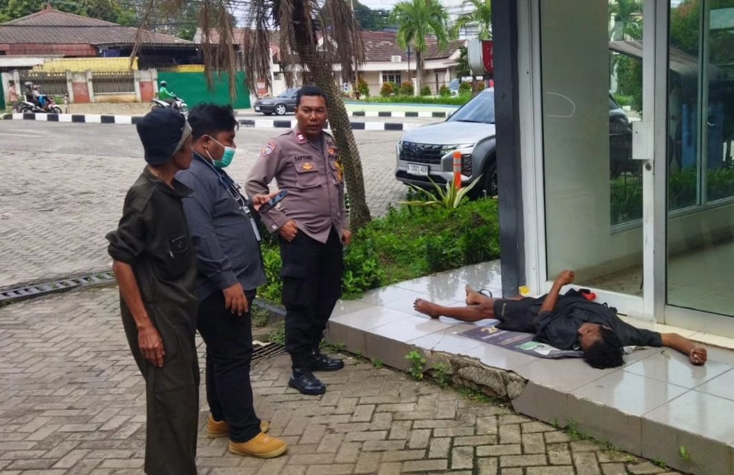 Gelandangan Kejang-kejang di SPBU Ciputat, Ternyata Sakit Ayan Kambuh