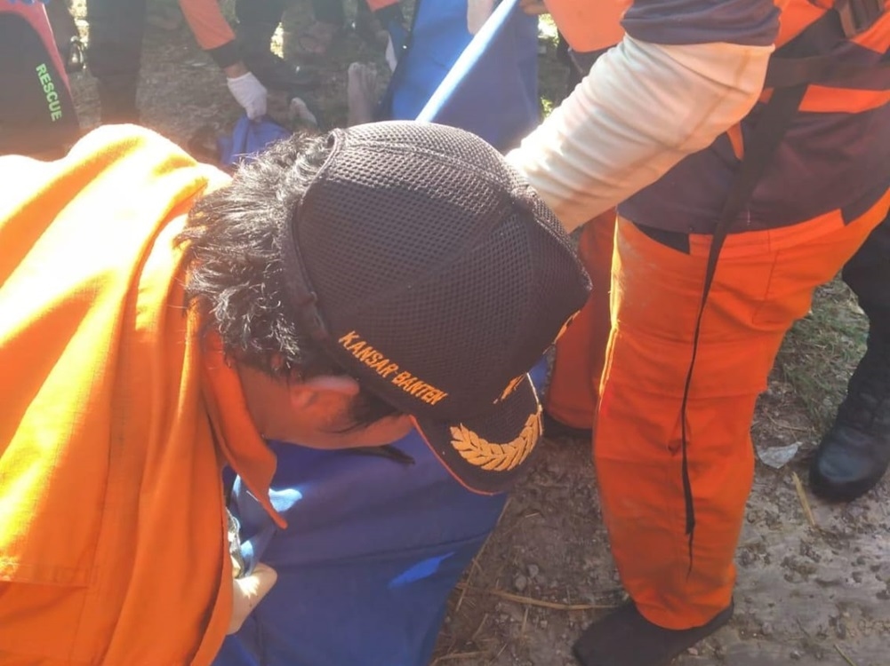 Warga Kragilan Ditemukan Tewas Setelah Tertabrak Motor Lalu Tenggelam Kedalam Sungai