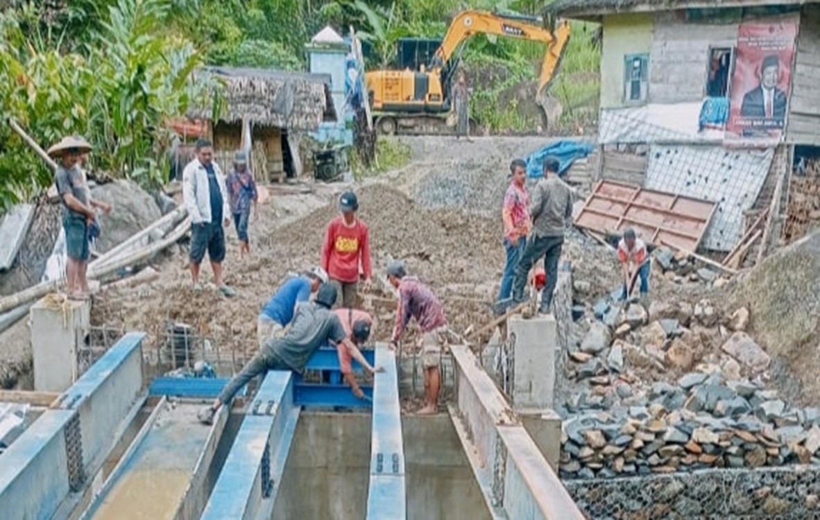 Putus Diterjang Banjir 2023 Lalu dan Ekonomi Lumpuh, Jembatan Cirompang Sobang Dibangun