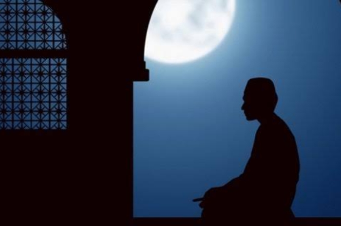 Keistimewaan dan Manfaat Shalat Tahajud di Bulan Ramadhan, Jadi Sedekah Rahasia Hingga Penghapus Dosa!