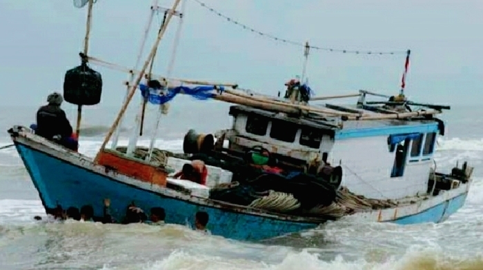 Gelombang Tinggi! Nelayan Takut Melaut, Stok Ikan di Lebak Kosong