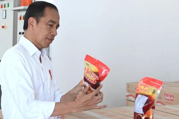 Presiden Jokowi Promosikan Minyak Makan Merah, Benarkah Lebih Sehat dan Murah?