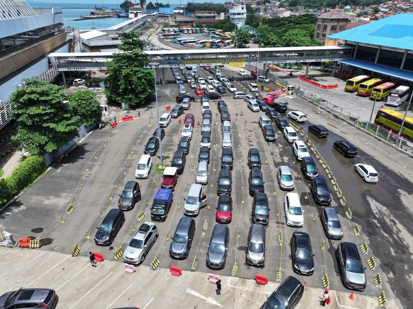 H-10 Penumpang dan Kendaraan dari Jawa menuju Sumatera Mulai Meningkat