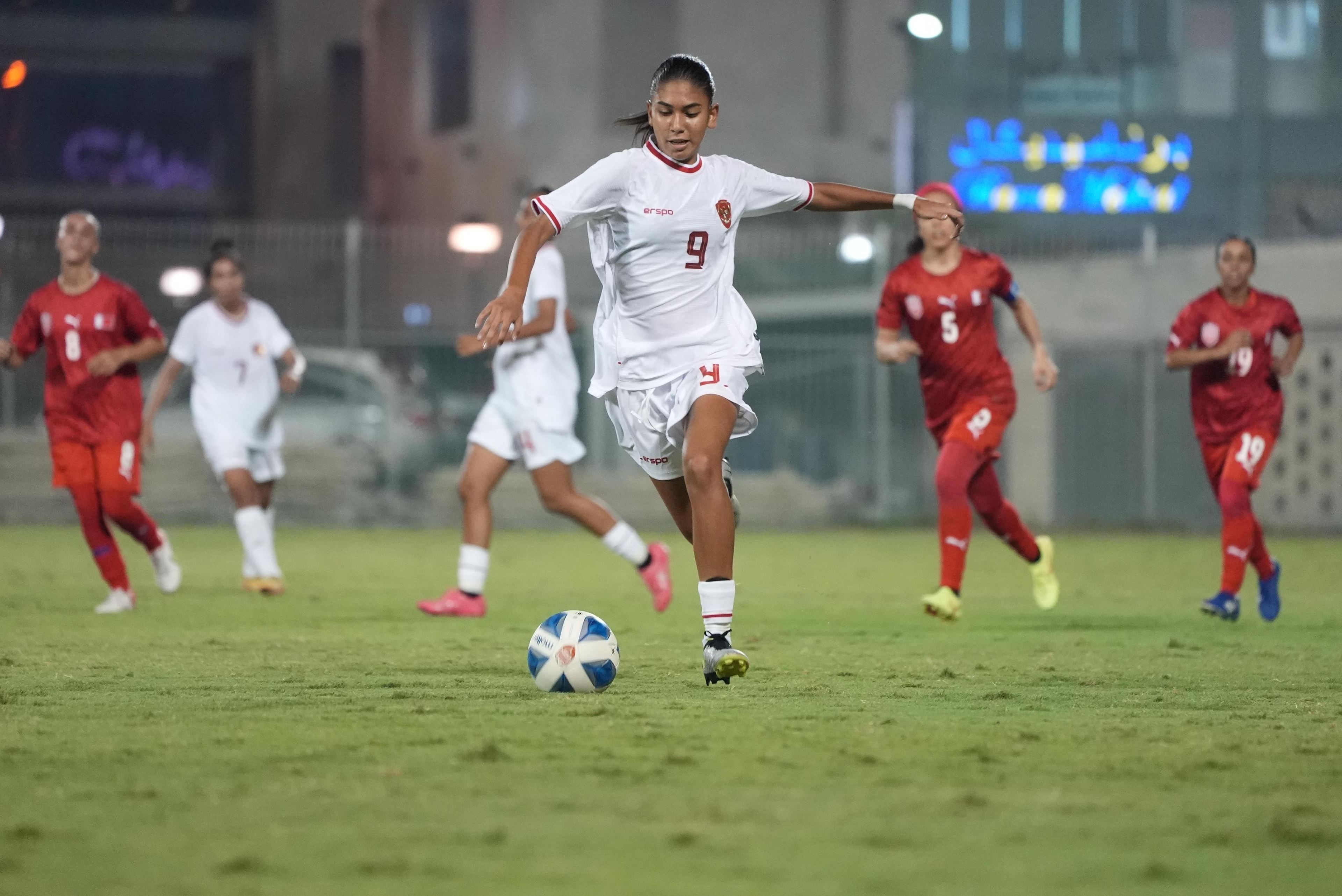 Timnas Wanita Indonesia Sukses Raih Kemenangan 3-2 dari Bahrain di Laga Uji Coba, Kapten Timnas Safira Ika Buka Gol Pembuka