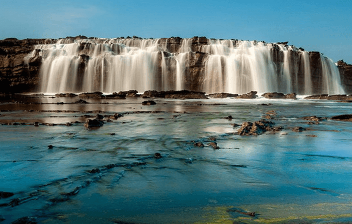 Destinasi Kawasan Wisata Pantai Sawarna, Keindahan Nirwana di Selatan Lebak Banten