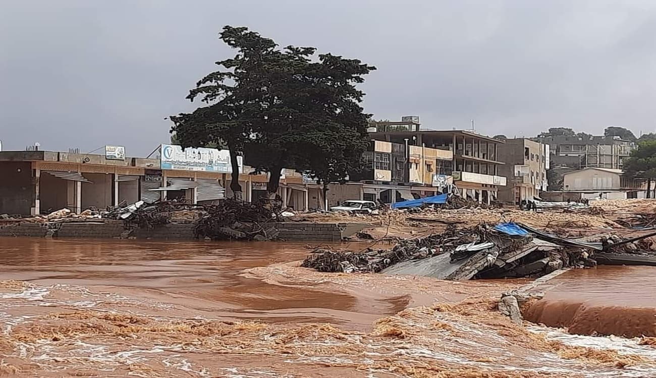 Hujan Deras Mengguyur Tangerang dan Jakarta, Sejumlah Pemukiman Direndam Banjir