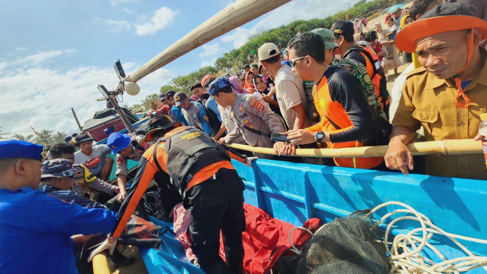 Sempat Hilang Terbawa Arus, Jenazah Nelayan di Rancecet ditemukan