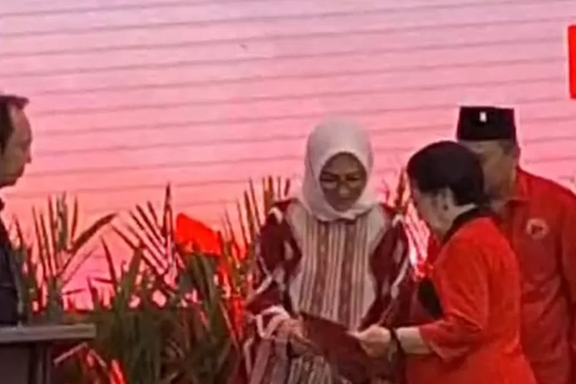 EDITORIAL: Lain Bahlil, Lain Pula Airlangga, Hingga Tangis Haru Airin Diselamatkan PDIP Saat Dijegal Partainya Sendiri Golkar