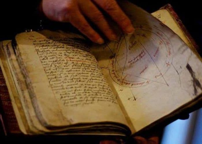 Kasus Pasutri Tewas di Tangerang Ditemukan Buku Misterius Berisi Soal Warisan Hingga Hutang