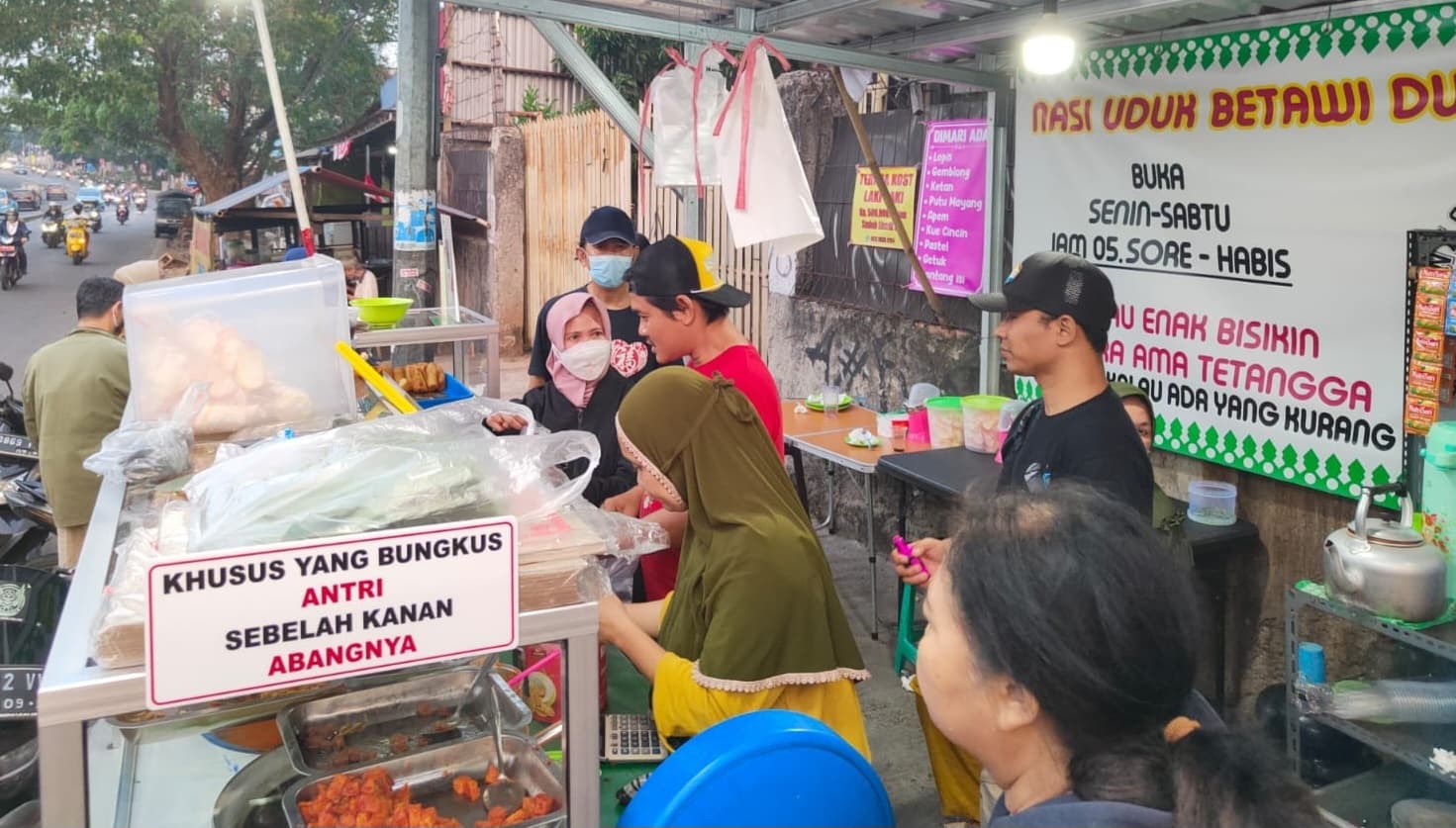 Wow! Nasi Uduk Viral di Ciledug Tangerang Habiskan 300 Porsi Dalam 3 Jam