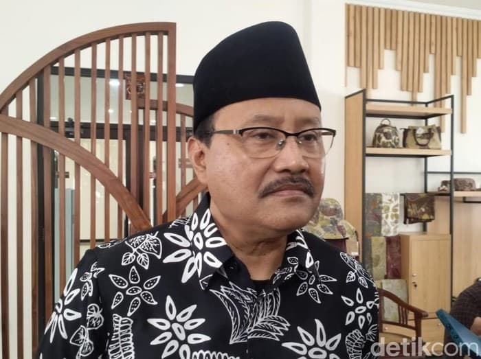 Jokowi Pagi ini, Lantik Gus Ipul Jadi Mensos Gantikan Tri Rismaharini