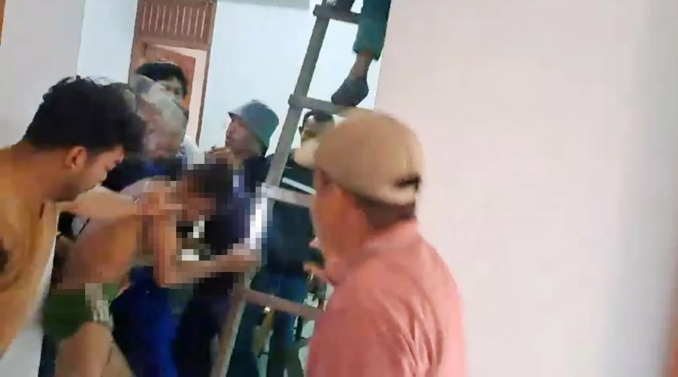 Pembunuh Nia Penjual Gorengan Nyaris Dihajar Massa, Saat Ditangkap di Loteng Rumah Warga