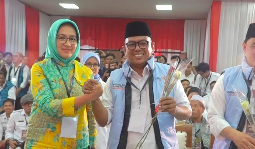 Sebut Andra Soni Sebagai Sahabat, Airin Berikan Bunga Mawar Usai Mendapatkan Nomor