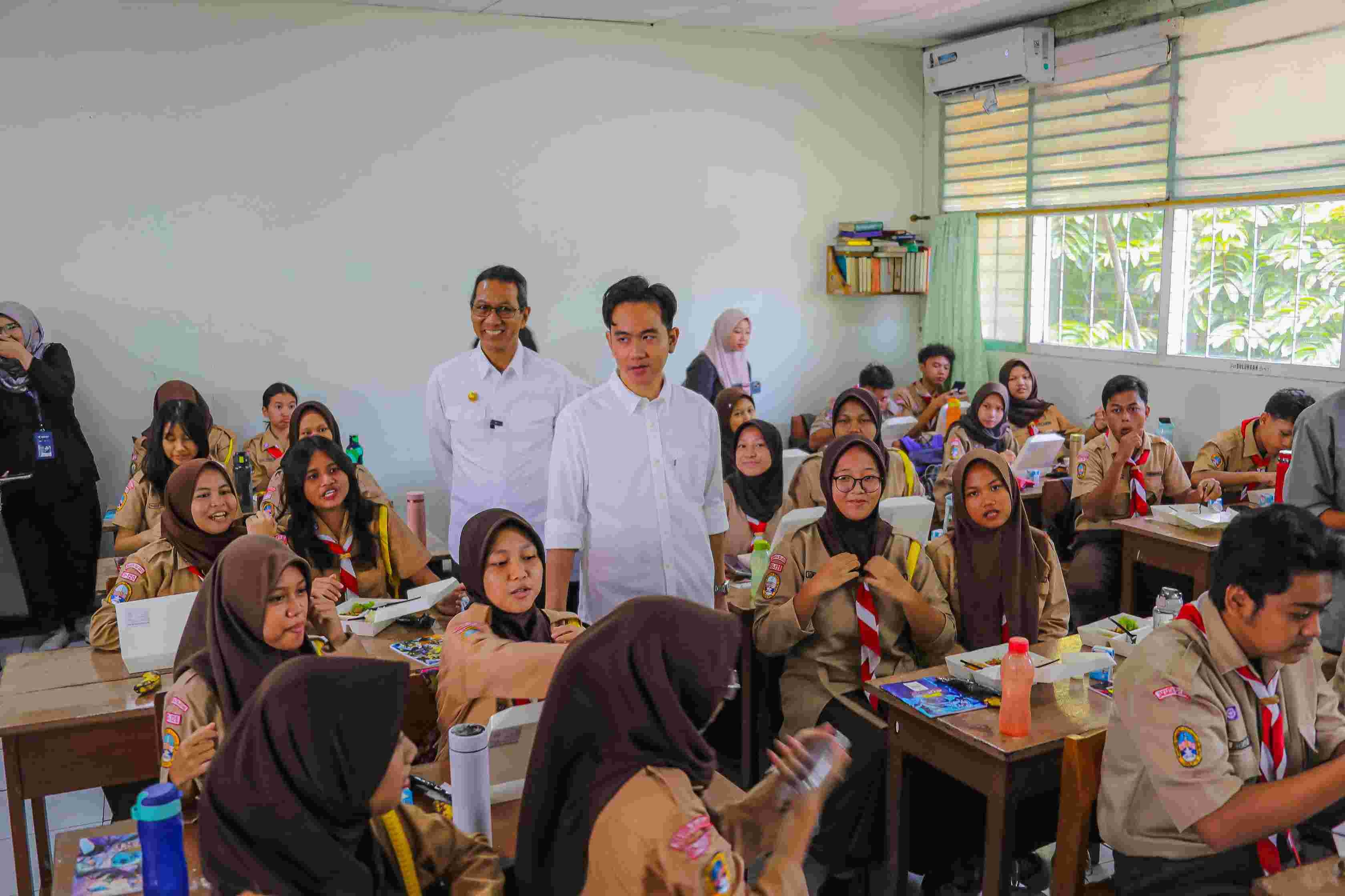 Pemprov Jakarta Lanjutkan Uj Coba Makan Bergizi Gratis (MBG) di SMA Negeri 70 Jakarta Selatan