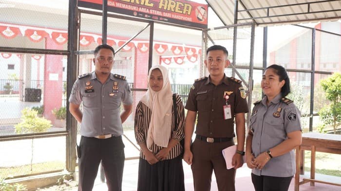 Sidang Perdana Supriyani, Dipadati Ribuan Guru yang Melakukan Aksi Damai di PN Andoolo Konsel